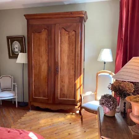 De Creully Couette-café 3*