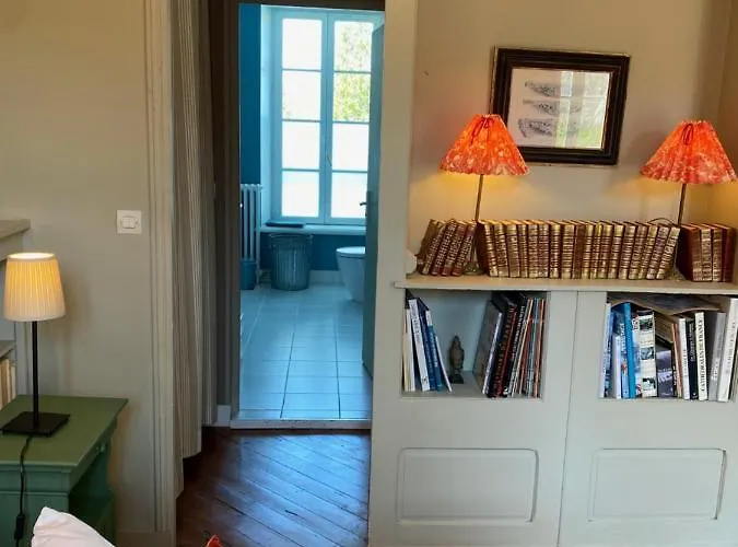 Alojamento de Acomodação e Pequeno-almoço De Creully 3*